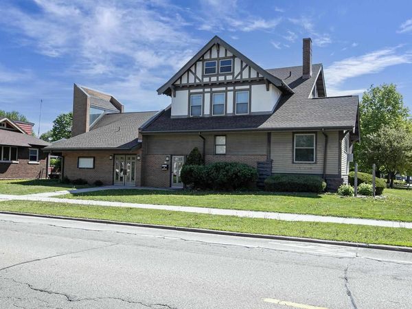 634 WISCONSIN STREET, Oshkosh, WI 54901
