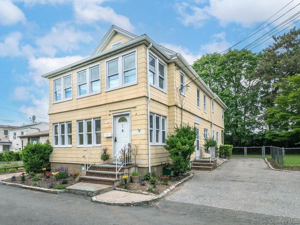 3 Smull Place , Unit First Floo, Port Washington, NY 11050