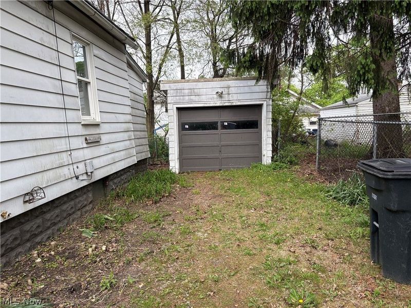 945 Davis Street , Akron, OH 44310 Photo 11