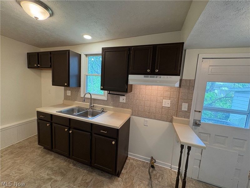 945 Davis Street , Akron, OH 44310 Photo 5