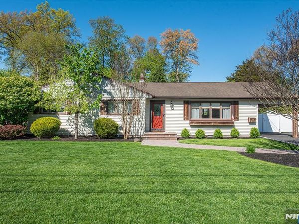 18 Evergreen Drive, Lincoln Park Borough, NJ 07035