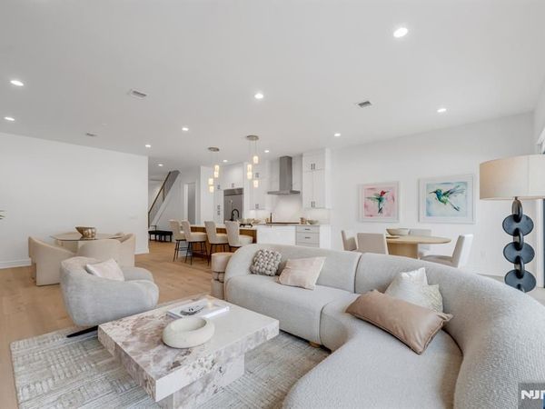 27 Feldman Court, PARAMUS, NJ 07652