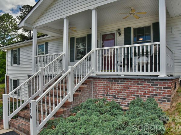 116 Kay Road , Flat Rock, NC 28731