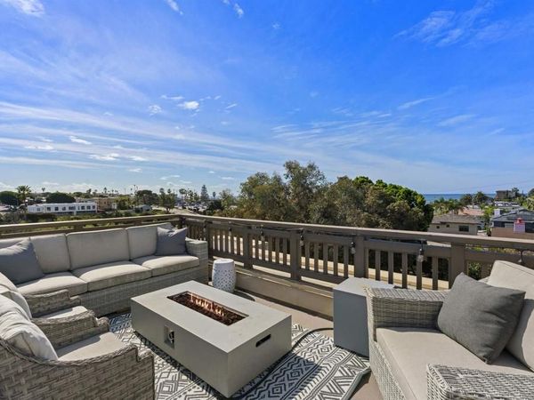 215 2nd St, Unit 101, Encinitas, CA 92024