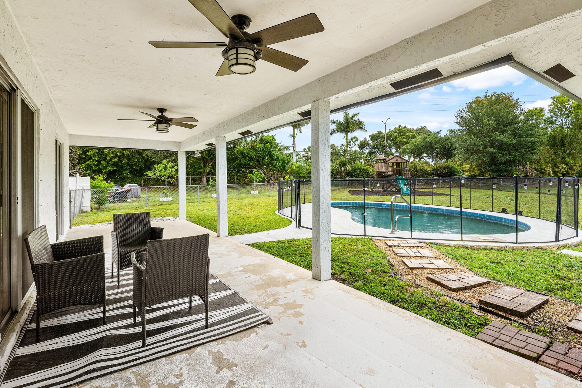 206 Parkwood Drive S, Royal Palm Beach, FL 33411 Photo