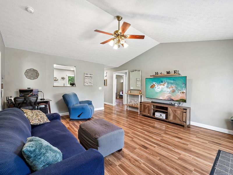 451 Pruden Drive , Pickerington, OH 43147 Photo 6
