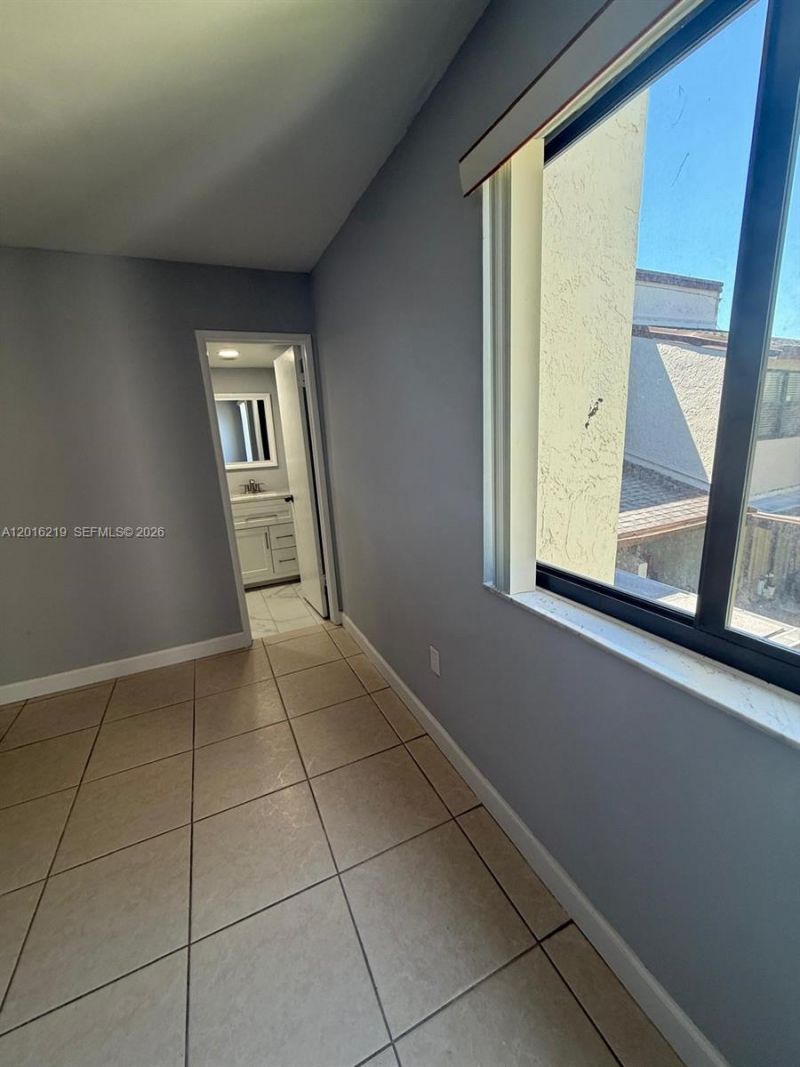 Please Call For Address, Unit 203, Miami, FL 33172 Photo