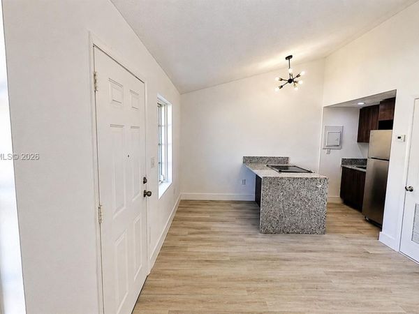 840 SW 7th St , Unit 852, Miami, FL 33130