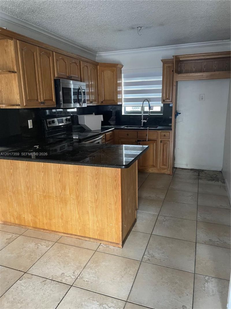 2332 W 56th St , Unit 7, Hialeah, FL 33016 Photo