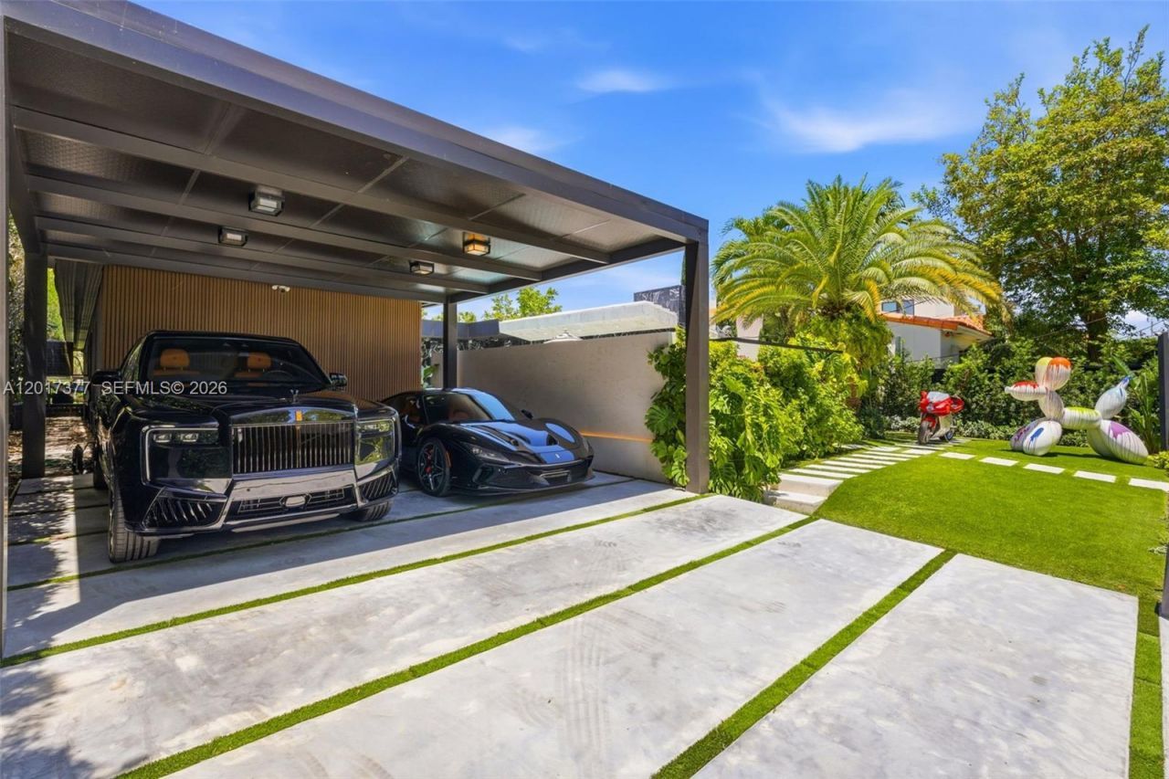 5750 La Gorce Dr, Miami Beach, FL 33140 Photo