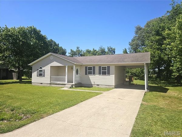 1603 E Stoddard Street , Dexter, MO 63841