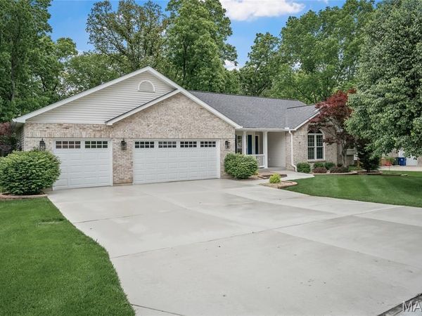 1963 Woodland Court , Wentzville, MO 63385