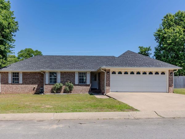 405 Parkway Avenue, Morrilton, AR 72110