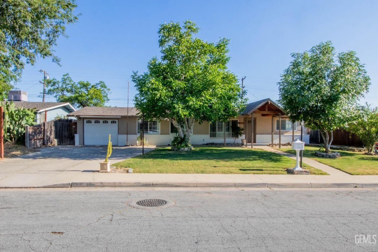 2901 Kaibab Avenue, Bakersfield, CA 93306 Main Photo