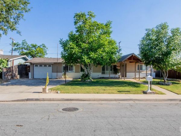 2901 Kaibab Avenue, Bakersfield, CA 93306