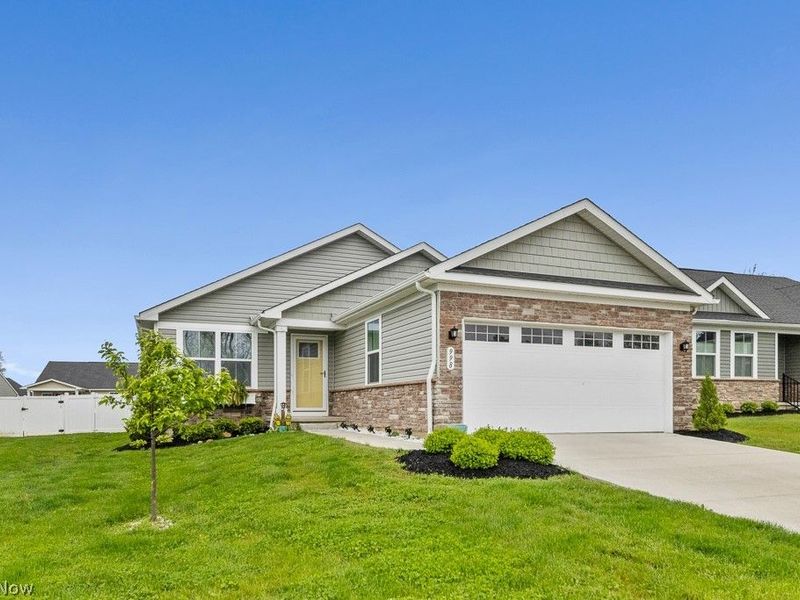 998 Sunrise Way, Akron, OH 44312 Photo 2