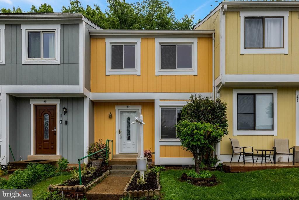 43 Sugarland Square Court, Sterling, VA 20164 Main Photo