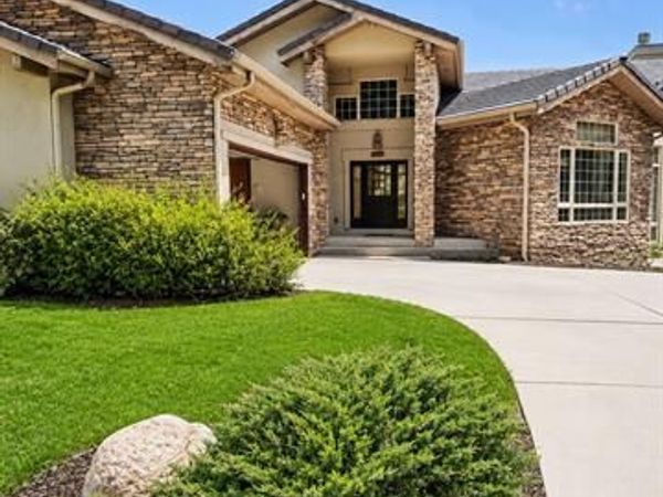 1085 High Lake View, Colorado Springs, CO 80906