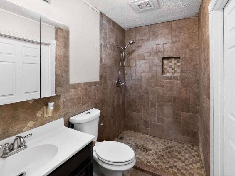 14222 Monroe Mills Road, Howard, OH 43028 Photo 10