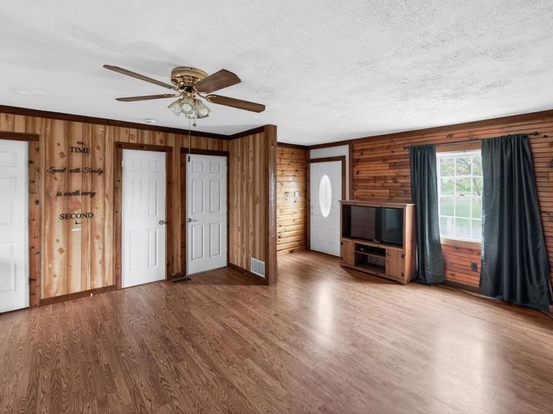 14222 Monroe Mills Road, Howard, OH 43028 Photo 5