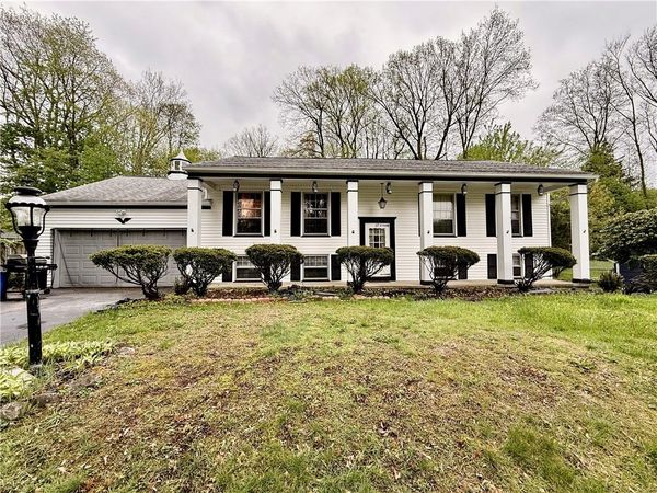 27 Bright Oaks Circle , Rochester, NY 14624