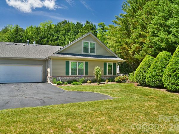 11 Outlook Circle , Swannanoa, NC 28778