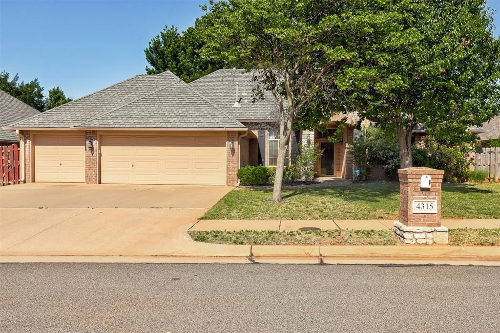 4315 Gallant Fox Drive, Edmond, OK 73025 Main Photo