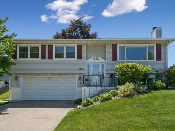 1565 McGowan Boulevard, Marion, IA 52302
