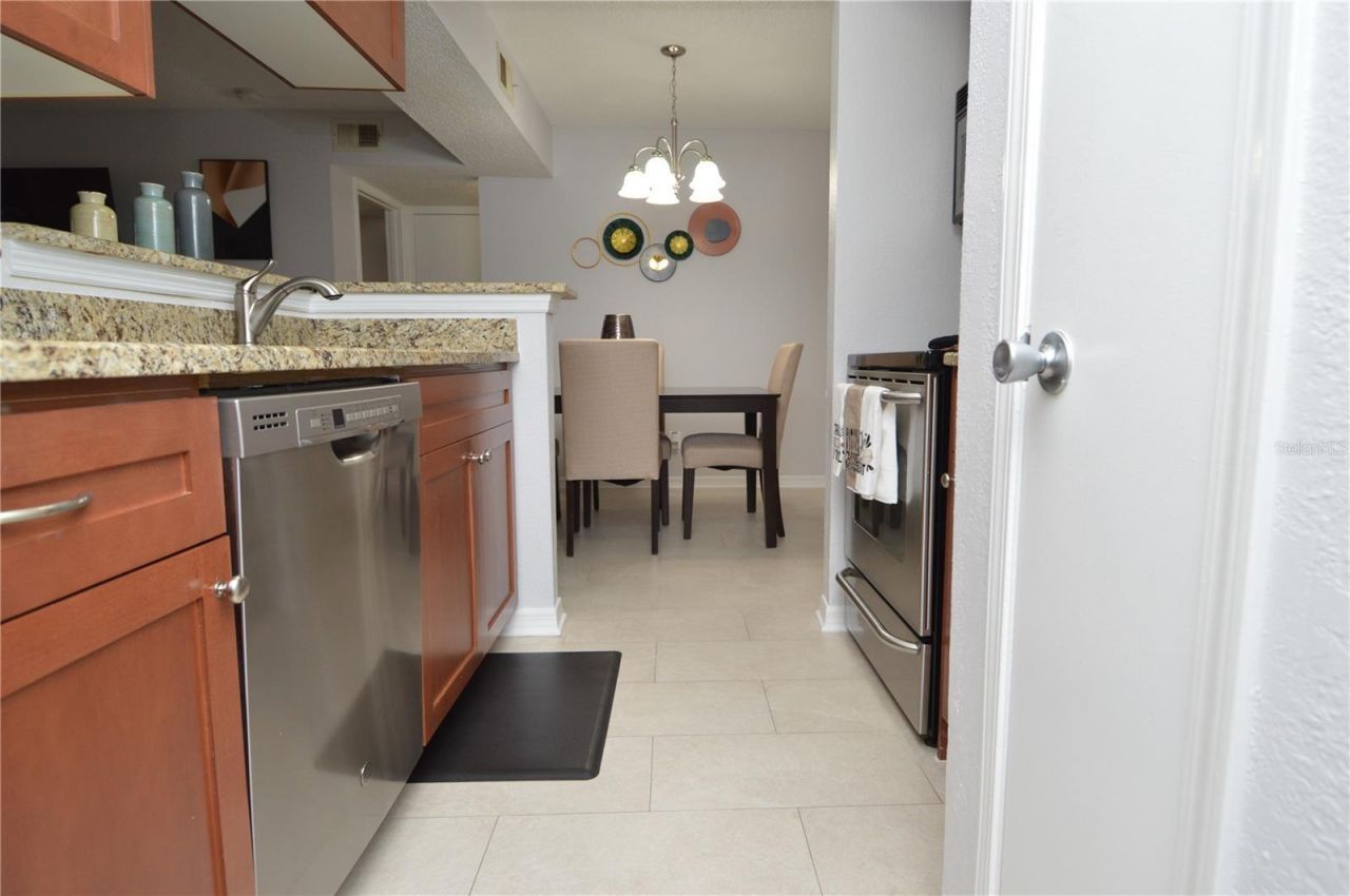 10200 Gandy Boulevard N, Unit 1225, Saint Petersburg, FL 33702 Photo