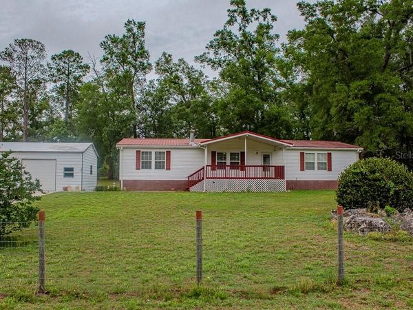 141 SE MAID MARION LANE , HIGH SPRINGS, FL 32643