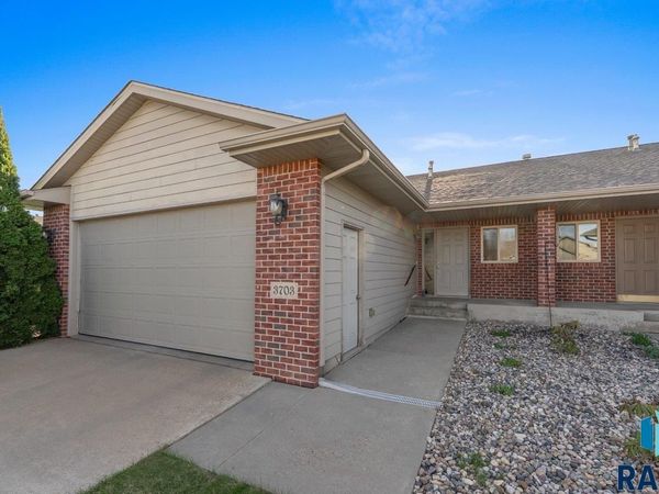 3703 S Banyan Ave, Sioux Falls, SD 57110