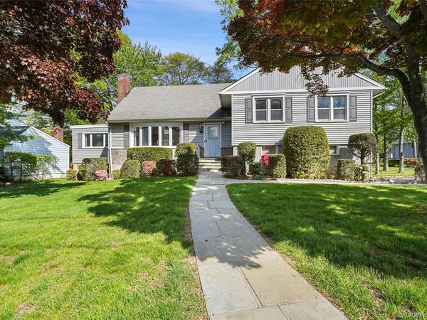 48 Stanton Circle, New Rochelle, NY 10804