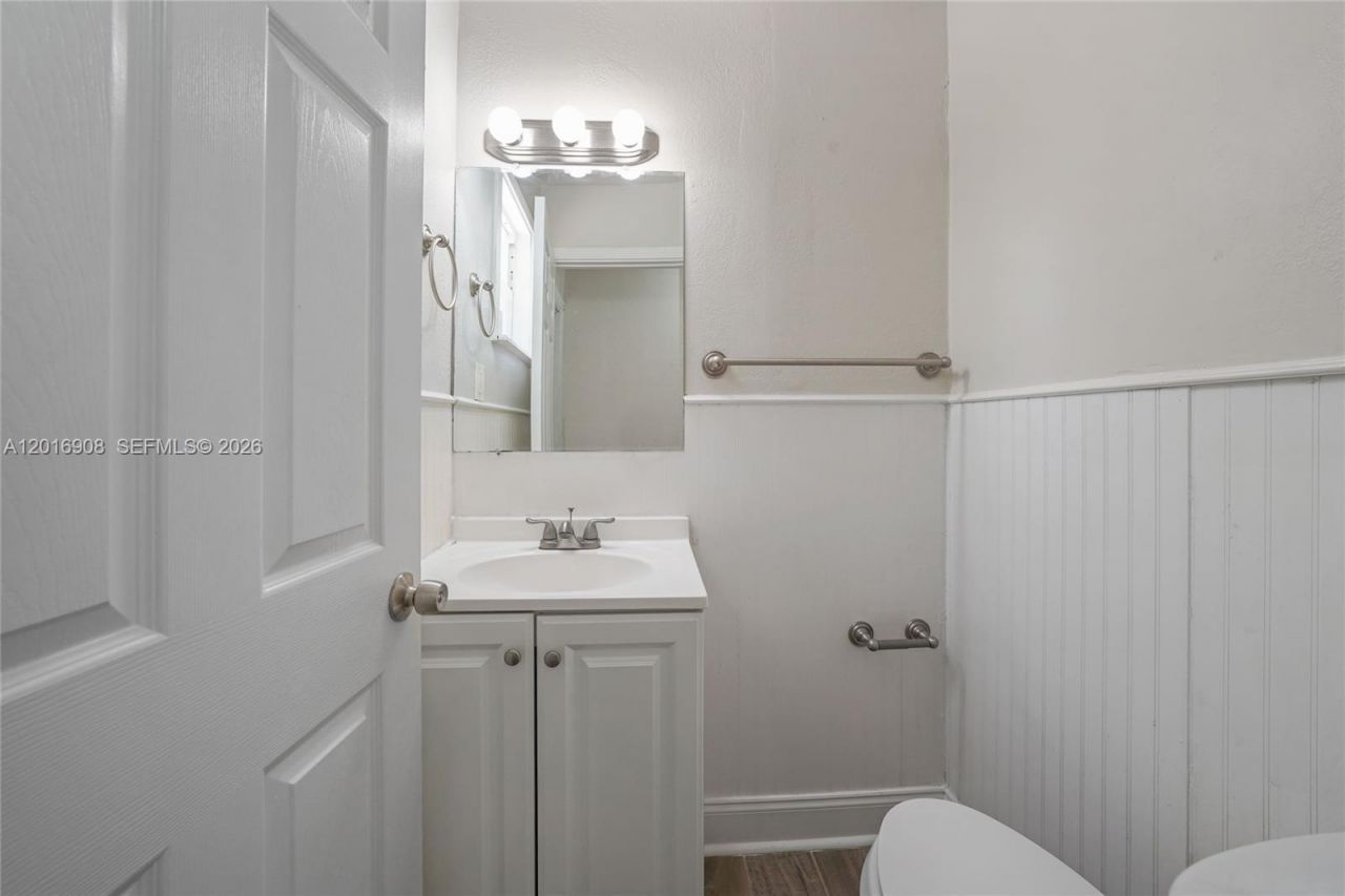 311 S Federal Hwy , Lake Worth, FL 33460 Photo