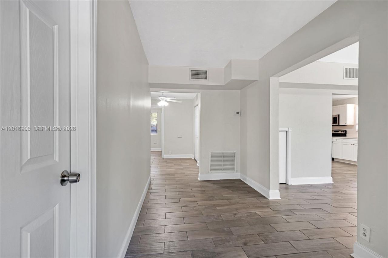 311 S Federal Hwy , Lake Worth, FL 33460 Photo