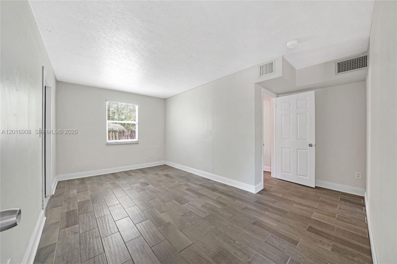 311 S Federal Hwy , Lake Worth, FL 33460 Photo