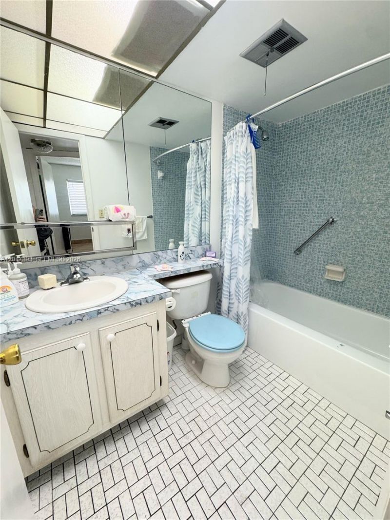 8130 Sunrise Lakes Blvd , Unit 202, Sunrise, FL 33322 Photo