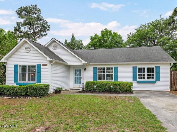 813 Autumn Leaves Court, Wilmington, NC 28411
