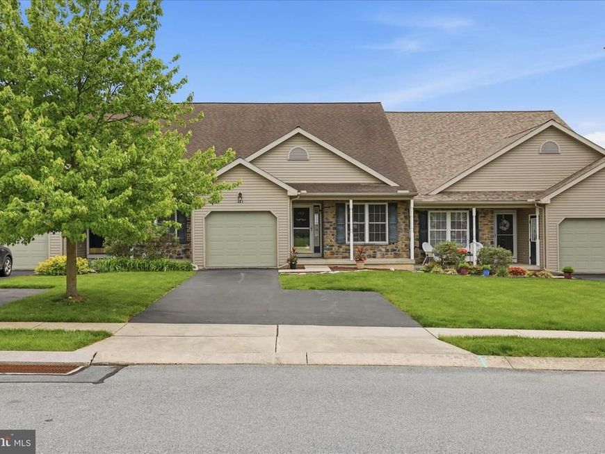 463 Thrush Drive , Manheim, PA 17545 Main Photo