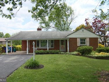 6893 CHAMBERS HILL ROAD, HARRISBURG, PA 17111