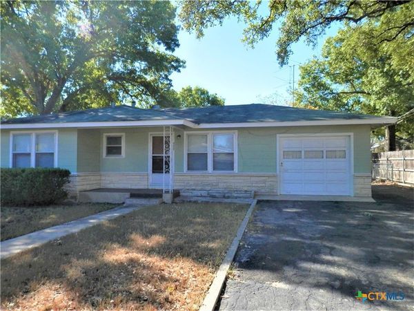 555 N Union Avenue , New Braunfels, TX 78130