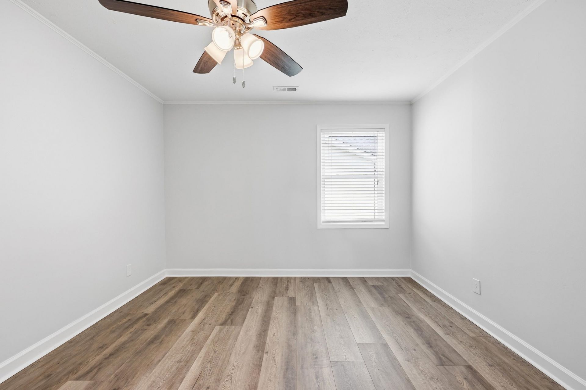 1302 Collins Park St.  Photo 19