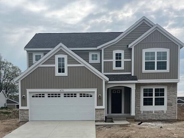 670 Lincoln Lawns Drive NW, Grand Rapids, MI 49534