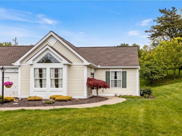 132 Sedeca Dr , Canonsburg, PA 15317