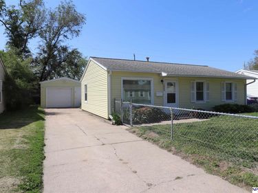 1009 Hiatt Street , Carter Lake, IA 51510