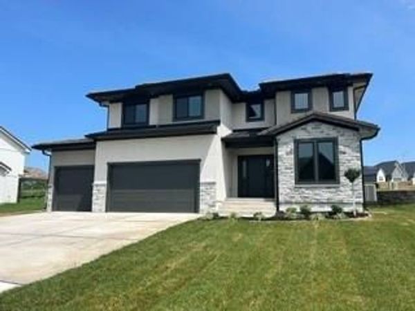706 NE Lone Hill Drive, Lee's Summit, MO 64064