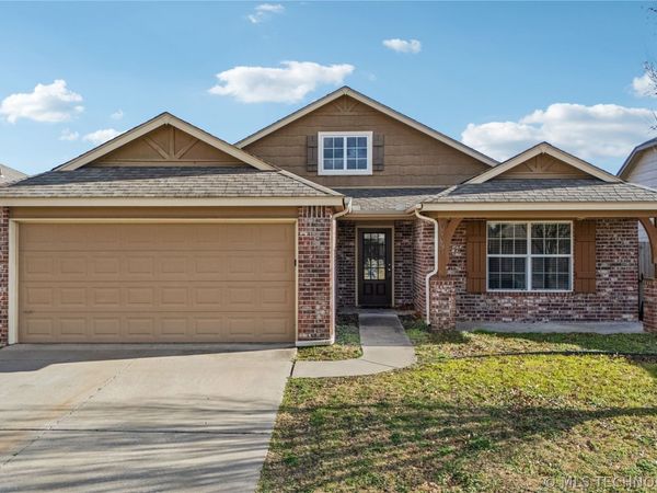 10709 N 153rd East Avenue , Owasso, OK 74055