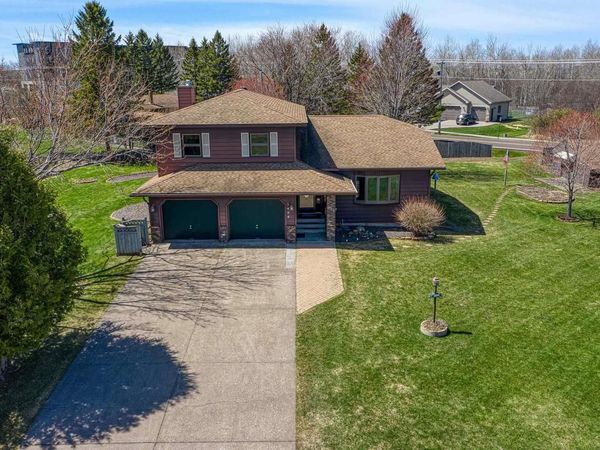 1404 10th St, Superior, WI 54880
