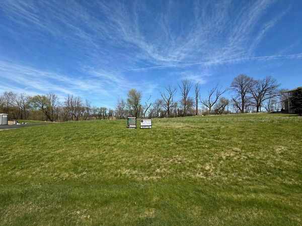 W2377 GABRIEL COURT, Unit Lt20, Oconomowoc, WI 53066