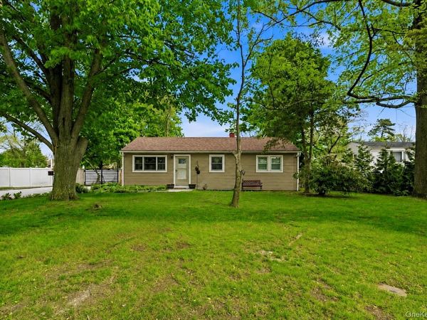 1016 Howells Road , Bay Shore, NY 11706
