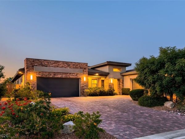 8494 Wolf Mountain Court , Las Vegas, NV 89129
